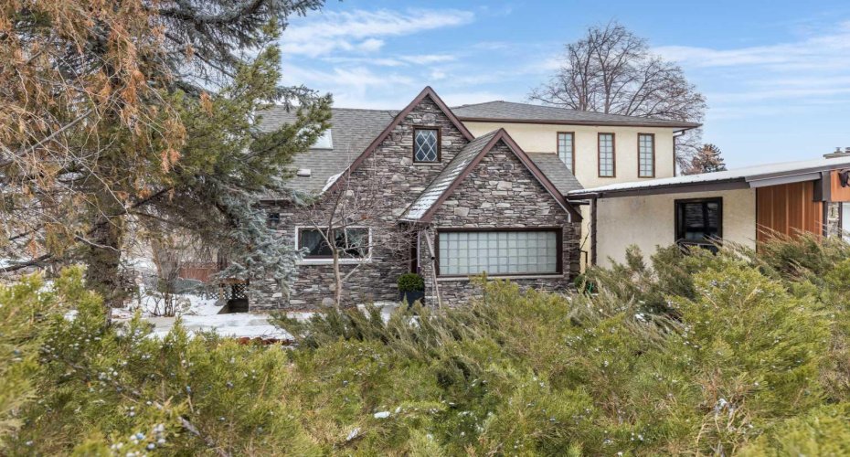 176 1 Street, Medicine Hat, Alberta T1A3Y9, 3 Bedrooms Bedrooms, ,3 BathroomsBathrooms,Residential,For Sale,1,A2282338