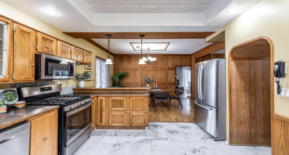 176 1 Street, Medicine Hat, Alberta T1A3Y9, 3 Bedrooms Bedrooms, ,3 BathroomsBathrooms,Residential,For Sale,1,A2282338