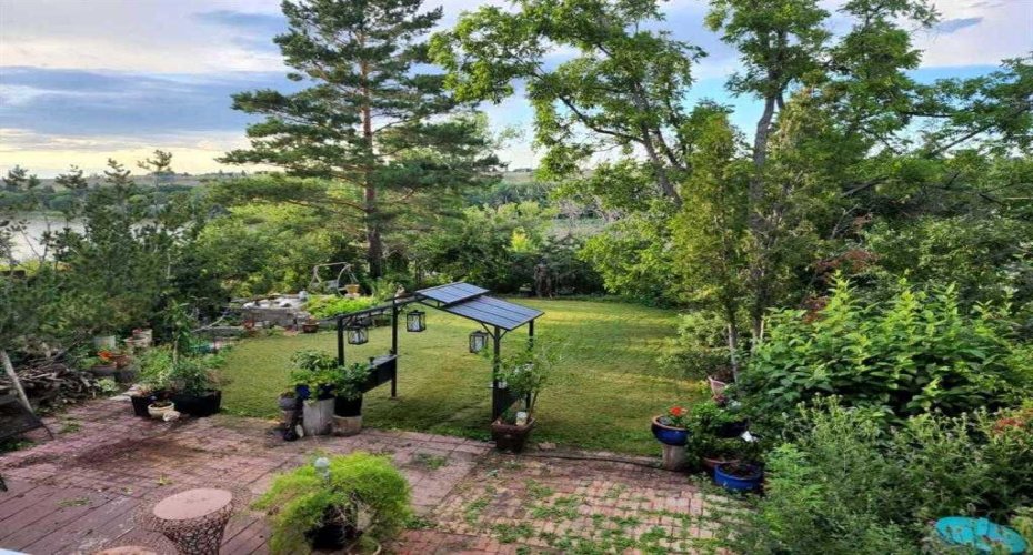 176 1 Street, Medicine Hat, Alberta T1A3Y9, 3 Bedrooms Bedrooms, ,3 BathroomsBathrooms,Residential,For Sale,1,A2282338