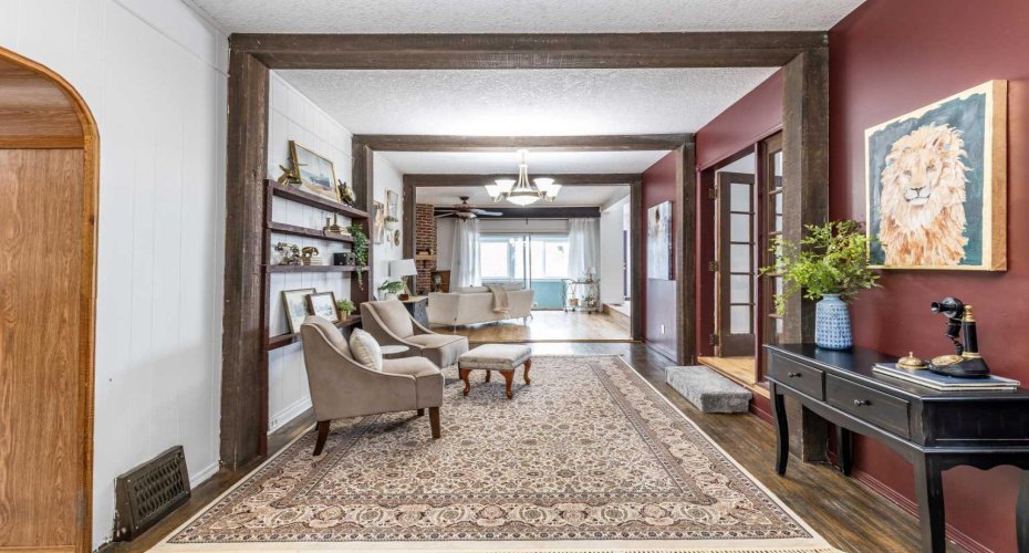 176 1 Street, Medicine Hat, Alberta T1A3Y9, 3 Bedrooms Bedrooms, ,3 BathroomsBathrooms,Residential,For Sale,1,A2282338