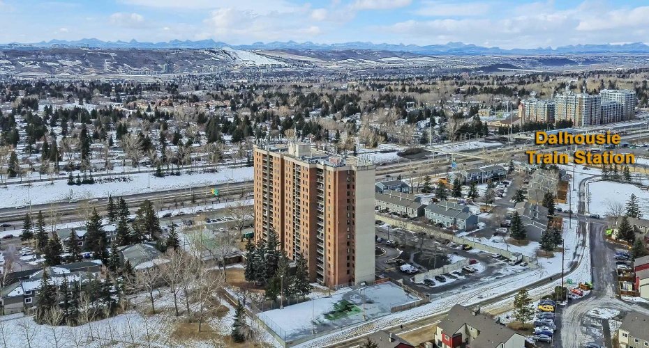 Walking distance to LRT to the University and Downtown direct.