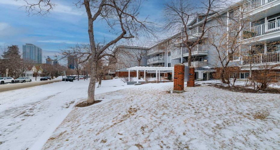 1735 11 Avenue, Calgary, Alberta T3C 3S9, 2 Bedrooms Bedrooms, ,1 BathroomBathrooms,Residential,For Sale,11,A2287842