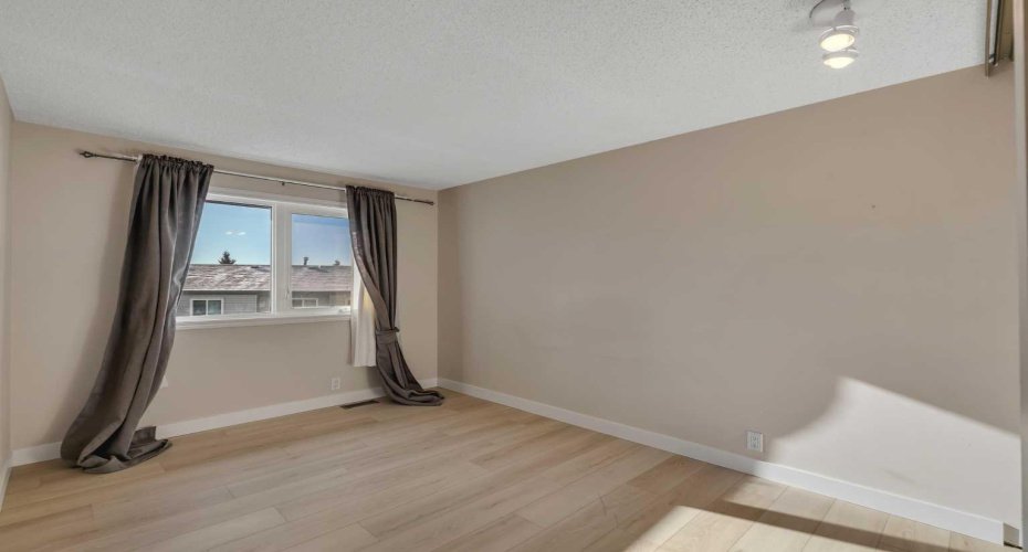 1190 Ranchview Road, Calgary, Alberta T3G 1Y1, 3 Bedrooms Bedrooms, ,2 BathroomsBathrooms,Residential,For Sale,Ranchview,A2293282