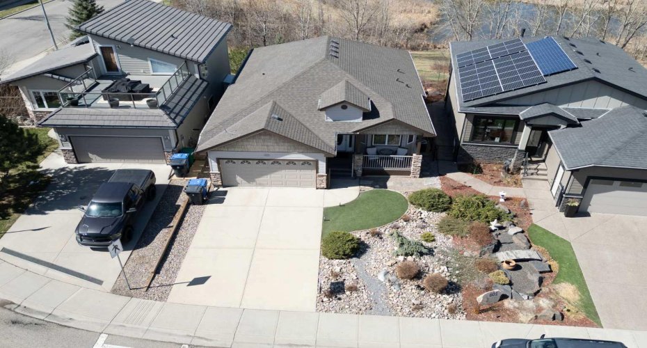 605 Sunridge Crescent, Lethbridge, Alberta T1J 0T4, 3 Bedrooms Bedrooms, ,3 BathroomsBathrooms,Residential,For Sale,Sunridge,A2295177