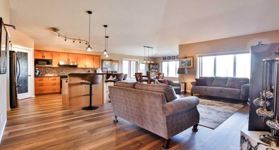 605 Sunridge Crescent, Lethbridge, Alberta T1J 0T4, 3 Bedrooms Bedrooms, ,3 BathroomsBathrooms,Residential,For Sale,Sunridge,A2295177