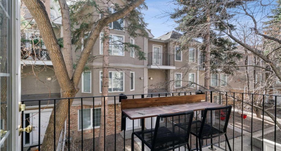 1339 14 Avenue, Calgary, Alberta T3C0W3, 2 Bedrooms Bedrooms, ,2 BathroomsBathrooms,Residential,For Sale,14,A2295778