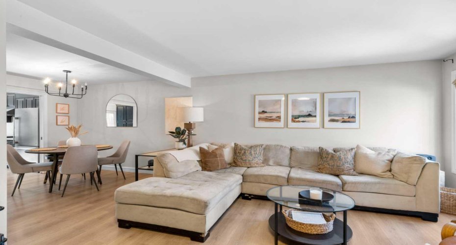 1339 14 Avenue, Calgary, Alberta T3C0W3, 2 Bedrooms Bedrooms, ,2 BathroomsBathrooms,Residential,For Sale,14,A2295778