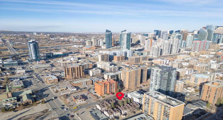 1339 14 Avenue, Calgary, Alberta T3C0W3, 2 Bedrooms Bedrooms, ,2 BathroomsBathrooms,Residential,For Sale,14,A2295778