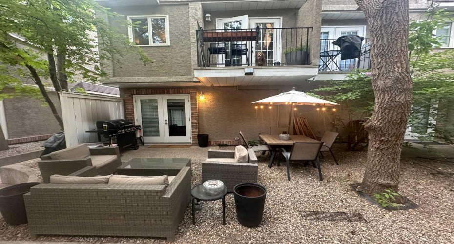 1339 14 Avenue, Calgary, Alberta T3C0W3, 2 Bedrooms Bedrooms, ,2 BathroomsBathrooms,Residential,For Sale,14,A2295778