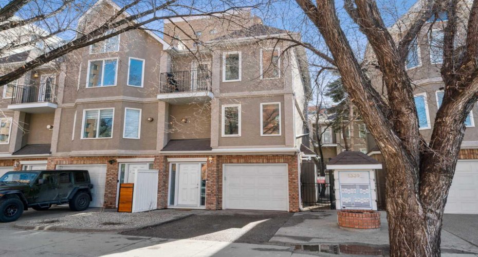 1339 14 Avenue, Calgary, Alberta T3C0W3, 2 Bedrooms Bedrooms, ,2 BathroomsBathrooms,Residential,For Sale,14,A2295778