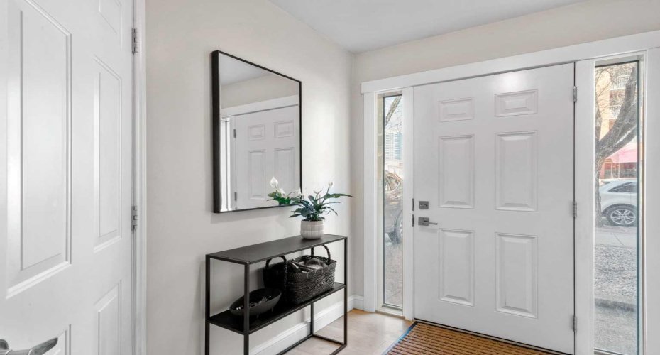 1339 14 Avenue, Calgary, Alberta T3C0W3, 2 Bedrooms Bedrooms, ,2 BathroomsBathrooms,Residential,For Sale,14,A2295778