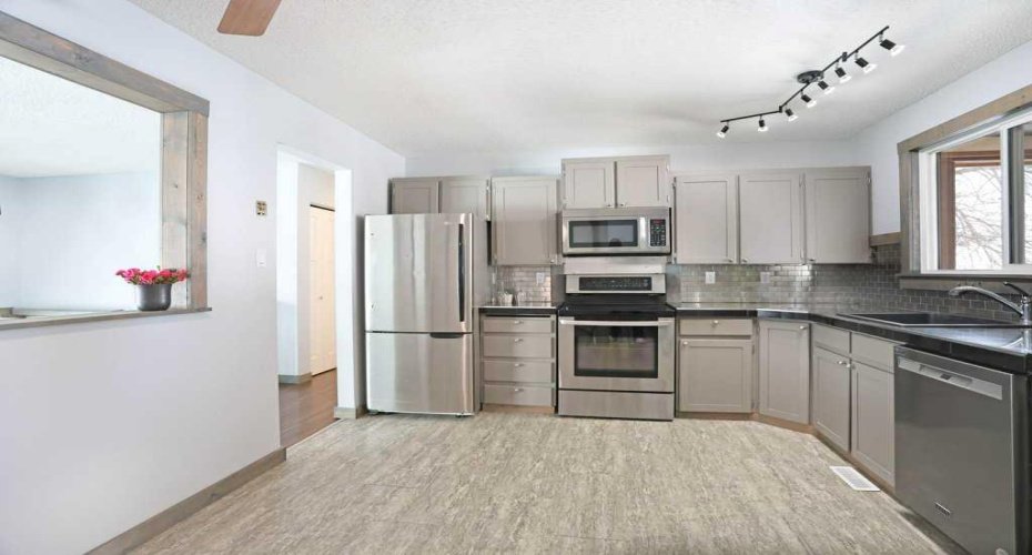 87 Dr. Anderson Park Street, Brooks, Alberta T1R0K5, 5 Bedrooms Bedrooms, ,3 BathroomsBathrooms,Residential,For Sale,Dr. Anderson Park,A2297113