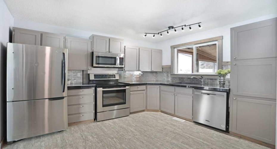 87 Dr. Anderson Park Street, Brooks, Alberta T1R0K5, 5 Bedrooms Bedrooms, ,3 BathroomsBathrooms,Residential,For Sale,Dr. Anderson Park,A2297113