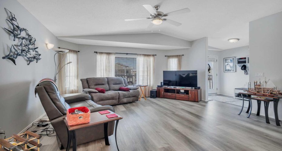 5009 Aspen Place, Leduc, Alberta T9E 8R3, 3 Bedrooms Bedrooms, ,2 BathroomsBathrooms,Mobile,For Sale,Aspen,A2297816