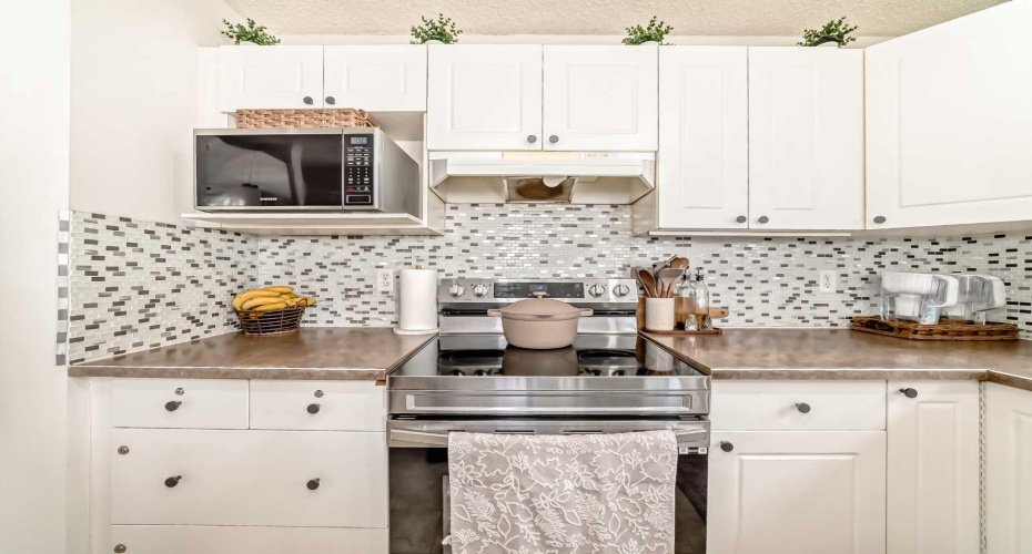 155 Erin Meadow Way, Calgary, Alberta T2B 3P7, 5 Bedrooms Bedrooms, ,3 BathroomsBathrooms,Residential,For Sale,Erin Meadow,A2297998