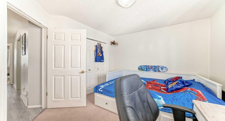 155 Erin Meadow Way, Calgary, Alberta T2B 3P7, 5 Bedrooms Bedrooms, ,3 BathroomsBathrooms,Residential,For Sale,Erin Meadow,A2297998