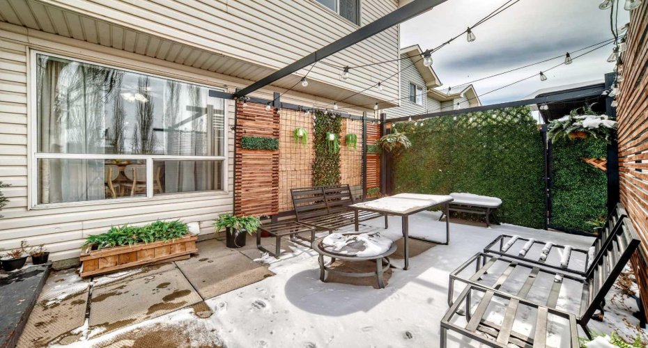 155 Erin Meadow Way, Calgary, Alberta T2B 3P7, 5 Bedrooms Bedrooms, ,3 BathroomsBathrooms,Residential,For Sale,Erin Meadow,A2297998