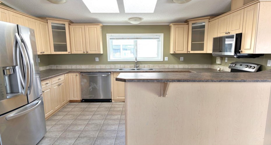 109 Elm Street, Fort McMurray, Alberta T9K 0J8, 4 Bedrooms Bedrooms, ,2 BathroomsBathrooms,Residential,For Sale,Elm,A2298148