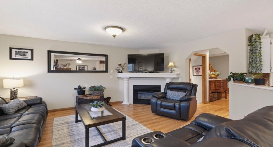 158 Saratoga Close, Calgary, Alberta T1Y 7A1, 3 Bedrooms Bedrooms, ,3 BathroomsBathrooms,Residential,For Sale,Saratoga,A2298487