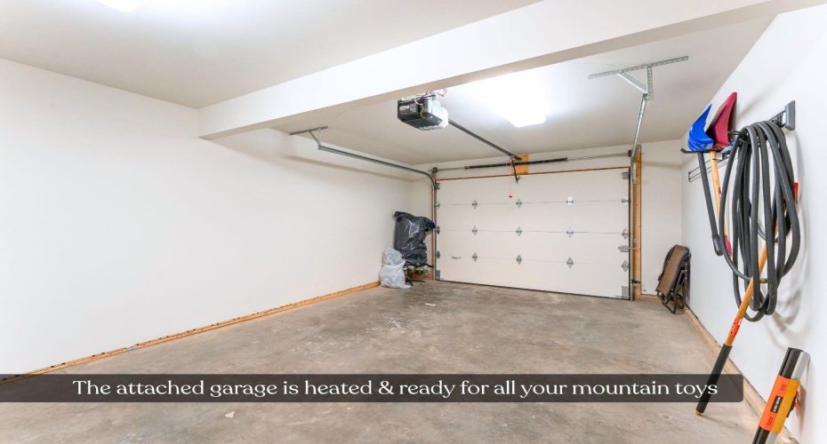 826 5th Street, Canmore, Alberta T1W2G4, 3 Bedrooms Bedrooms, ,4 BathroomsBathrooms,Residential,For Sale,5th,A2298625