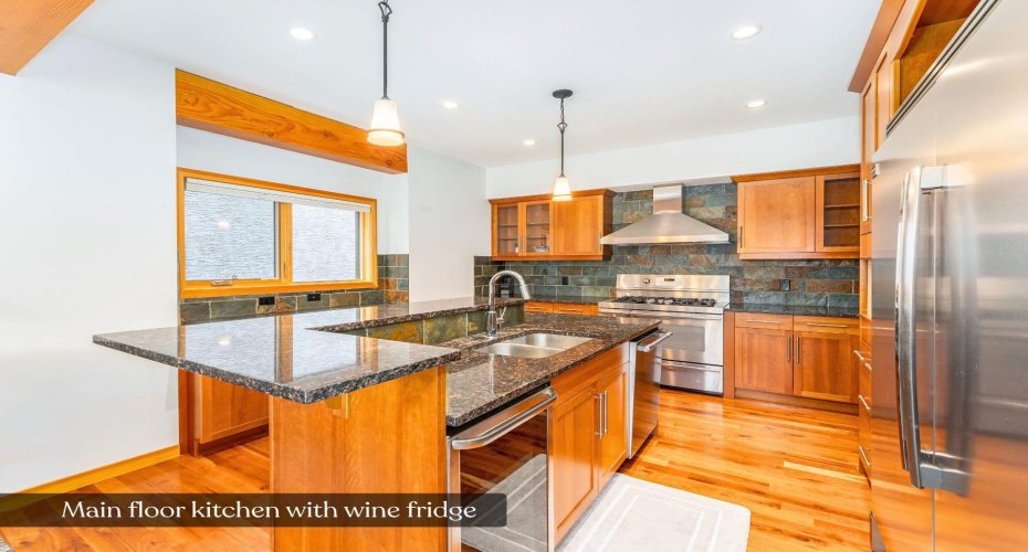 826 5th Street, Canmore, Alberta T1W2G4, 3 Bedrooms Bedrooms, ,4 BathroomsBathrooms,Residential,For Sale,5th,A2298625