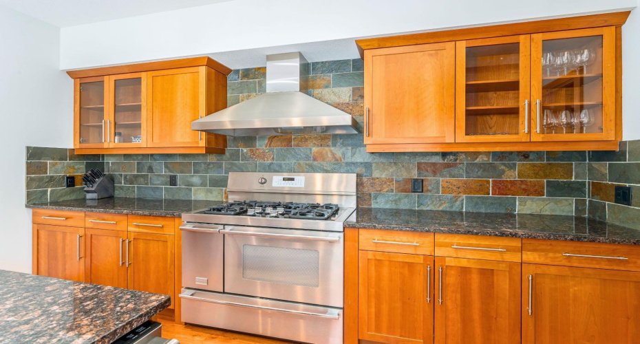 826 5th Street, Canmore, Alberta T1W2G4, 3 Bedrooms Bedrooms, ,4 BathroomsBathrooms,Residential,For Sale,5th,A2298625