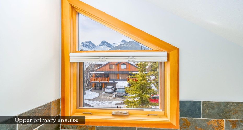 826 5th Street, Canmore, Alberta T1W2G4, 3 Bedrooms Bedrooms, ,4 BathroomsBathrooms,Residential,For Sale,5th,A2298625