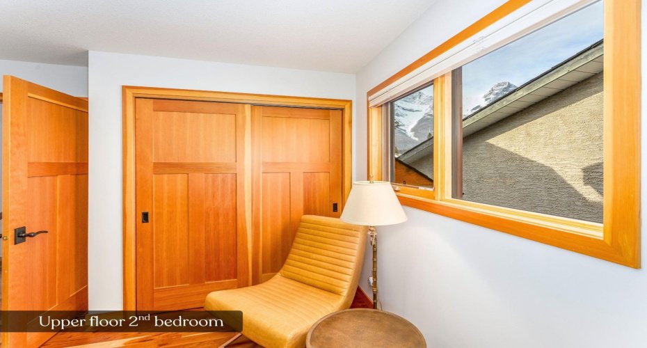 826 5th Street, Canmore, Alberta T1W2G4, 3 Bedrooms Bedrooms, ,4 BathroomsBathrooms,Residential,For Sale,5th,A2298625