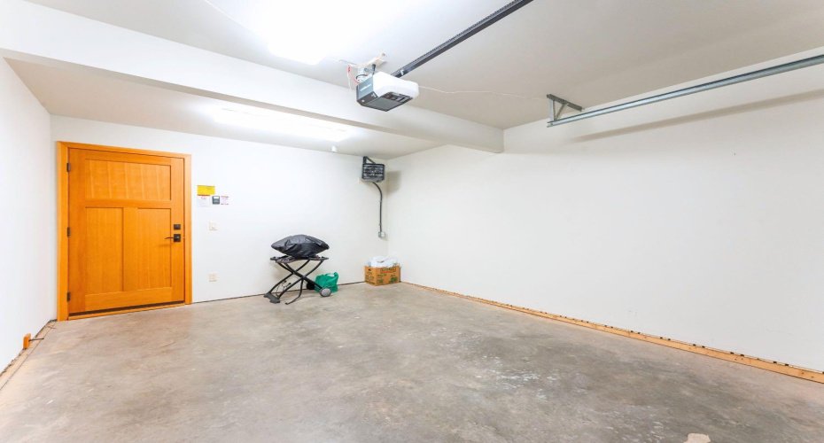 826 5th Street, Canmore, Alberta T1W2G4, 3 Bedrooms Bedrooms, ,4 BathroomsBathrooms,Residential,For Sale,5th,A2298625