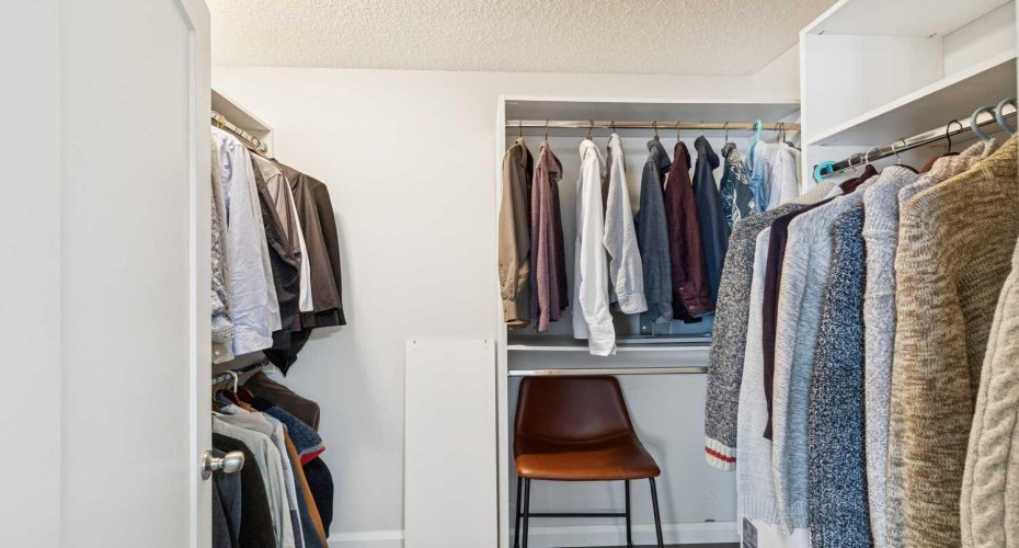 60 Erin Meadow Way, Calgary, Alberta T2B3A1, 3 Bedrooms Bedrooms, ,2 BathroomsBathrooms,Residential,For Sale,Erin Meadow,A2299496