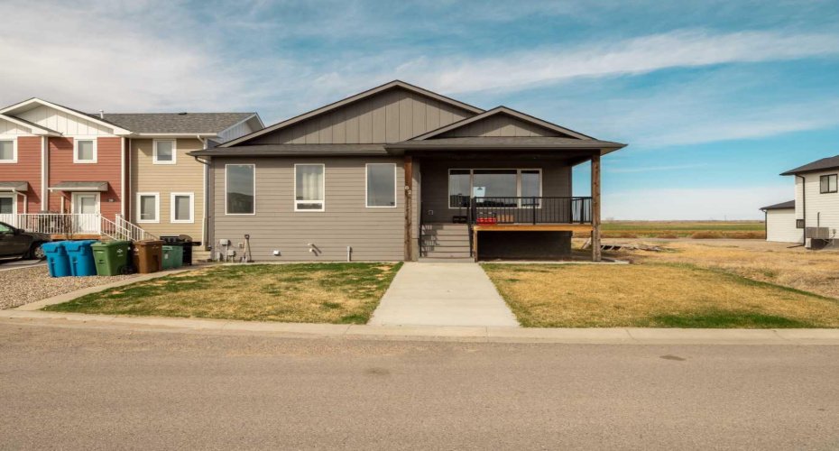 82 Prairie Gold Street, Taber, Alberta T1G 0E8, 4 Bedrooms Bedrooms, ,3 BathroomsBathrooms,Residential,For Sale,Prairie Gold Street,A2299629