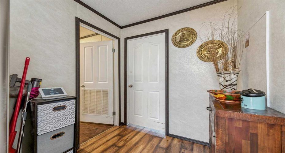 190003 Range Rd 240, Rural Vulcan County, Alberta T0L1P0, 3 Bedrooms Bedrooms, ,2 BathroomsBathrooms,Residential,For Sale,Range Rd 240,A2299782