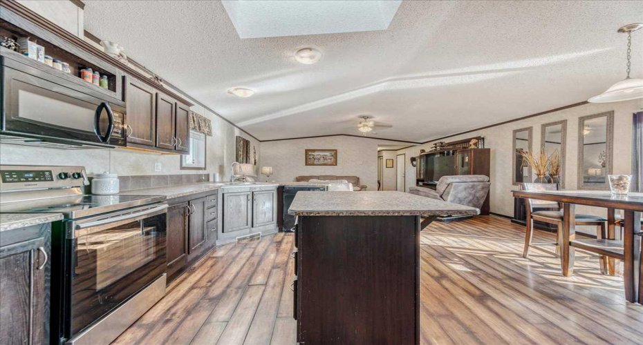 190003 Range Rd 240, Rural Vulcan County, Alberta T0L1P0, 3 Bedrooms Bedrooms, ,2 BathroomsBathrooms,Residential,For Sale,Range Rd 240,A2299782