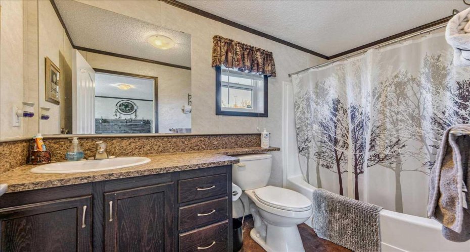 190003 Range Rd 240, Rural Vulcan County, Alberta T0L1P0, 3 Bedrooms Bedrooms, ,2 BathroomsBathrooms,Residential,For Sale,Range Rd 240,A2299782