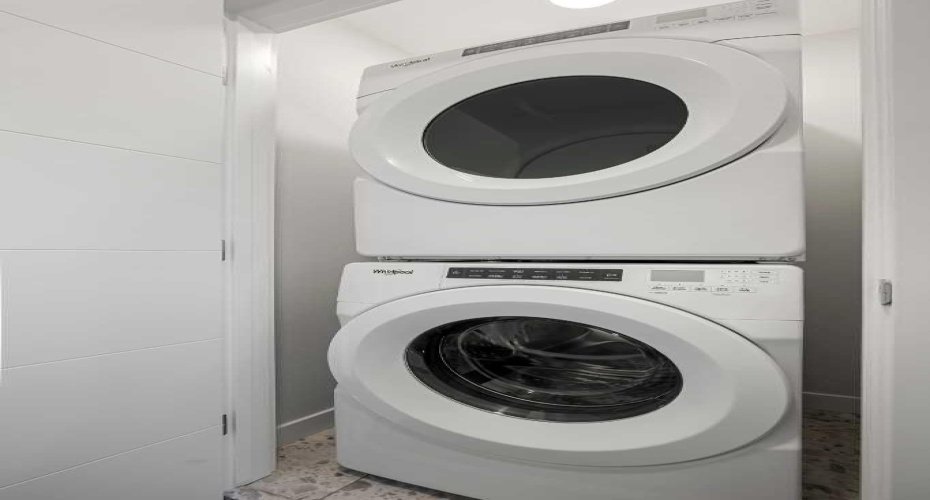 285 Chelsea Court, Chestermere, Alberta T1X 2W7, 2 Bedrooms Bedrooms, ,3 BathroomsBathrooms,Residential,For Sale,Chelsea,A2300009