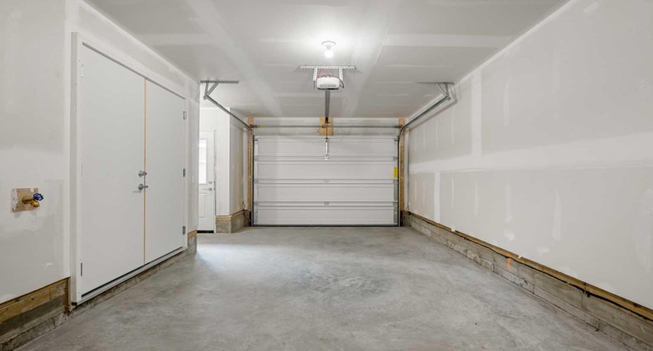 285 Chelsea Court, Chestermere, Alberta T1X 2W7, 2 Bedrooms Bedrooms, ,3 BathroomsBathrooms,Residential,For Sale,Chelsea,A2300009