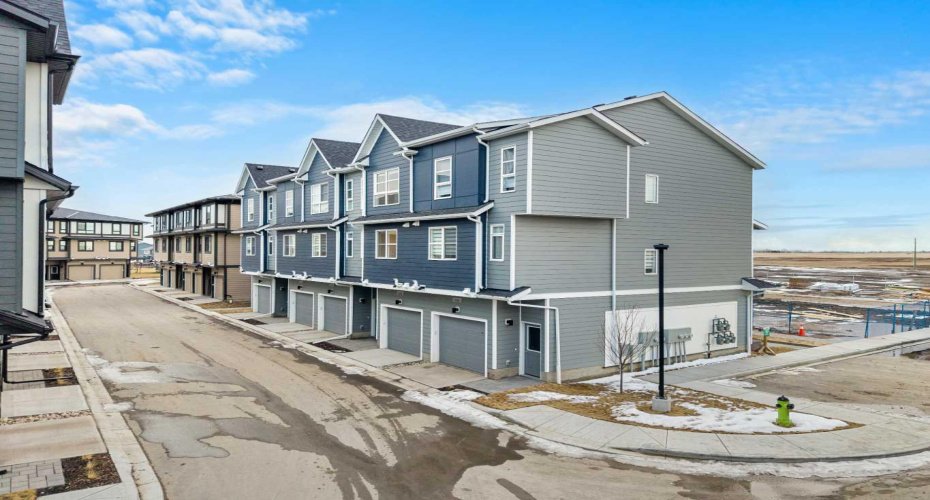 285 CHELSEA Court, Chestermere, Alberta T1X 2W7, 2 Bedrooms Bedrooms, ,3 BathroomsBathrooms,Residential,For Sale,CHELSEA,A2300056