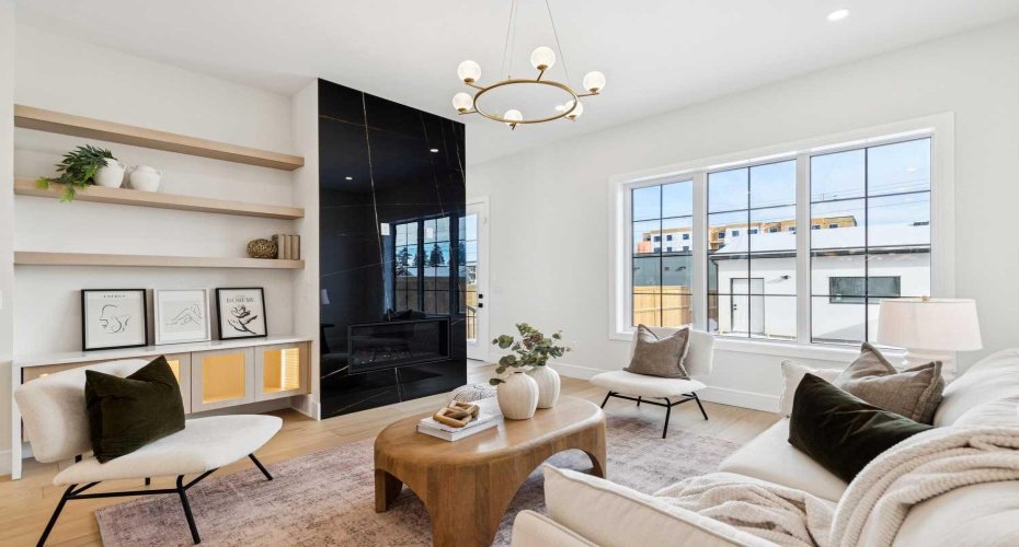 2810 38 Street, Calgary, Alberta T3E3G2, 5 Bedrooms Bedrooms, ,4 BathroomsBathrooms,Residential,For Sale,38,A2300128