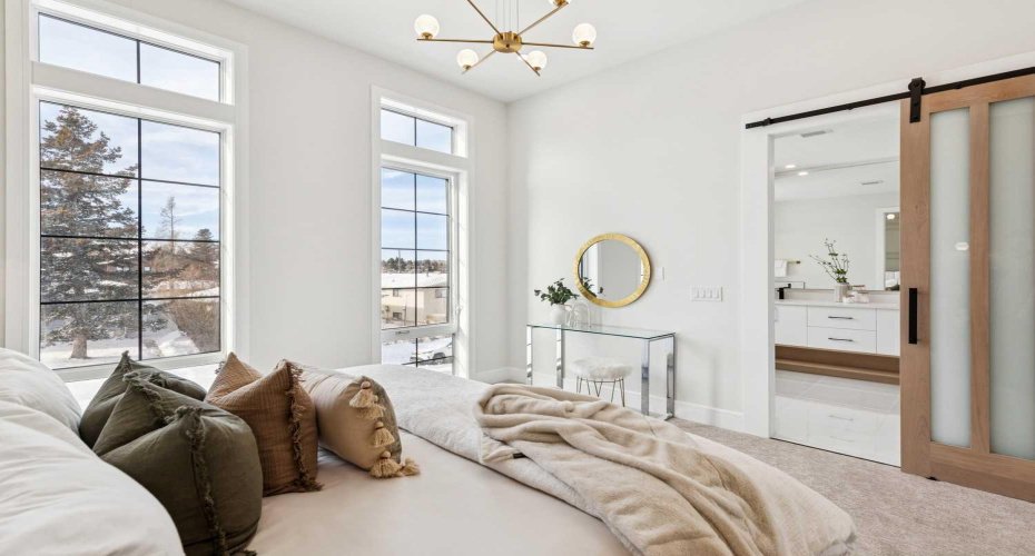 2810 38 Street, Calgary, Alberta T3E3G2, 5 Bedrooms Bedrooms, ,4 BathroomsBathrooms,Residential,For Sale,38,A2300128