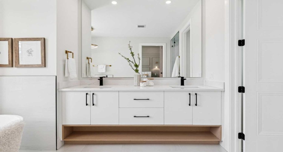 2810 38 Street, Calgary, Alberta T3E3G2, 5 Bedrooms Bedrooms, ,4 BathroomsBathrooms,Residential,For Sale,38,A2300128