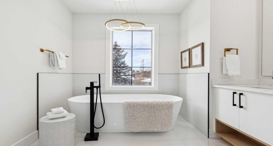 2810 38 Street, Calgary, Alberta T3E3G2, 5 Bedrooms Bedrooms, ,4 BathroomsBathrooms,Residential,For Sale,38,A2300128