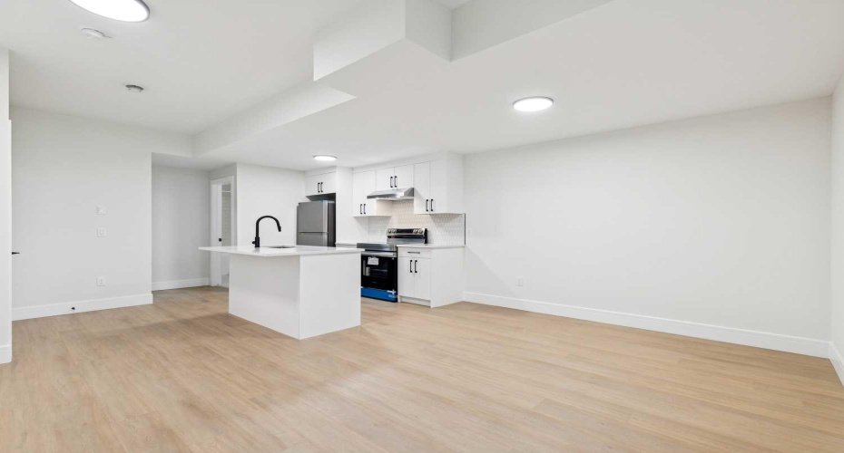 2810 38 Street, Calgary, Alberta T3E3G2, 5 Bedrooms Bedrooms, ,4 BathroomsBathrooms,Residential,For Sale,38,A2300128