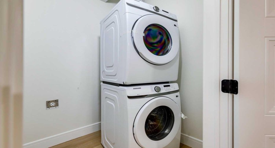 2810 38 Street, Calgary, Alberta T3E3G2, 5 Bedrooms Bedrooms, ,4 BathroomsBathrooms,Residential,For Sale,38,A2300128