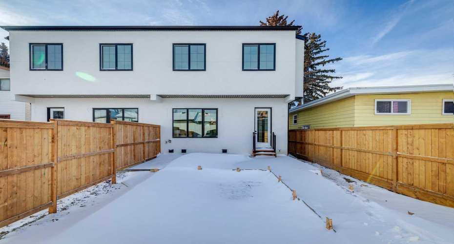 2810 38 Street, Calgary, Alberta T3E3G2, 5 Bedrooms Bedrooms, ,4 BathroomsBathrooms,Residential,For Sale,38,A2300128