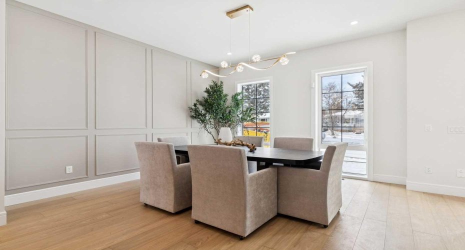 2810 38 Street, Calgary, Alberta T3E3G2, 5 Bedrooms Bedrooms, ,4 BathroomsBathrooms,Residential,For Sale,38,A2300128