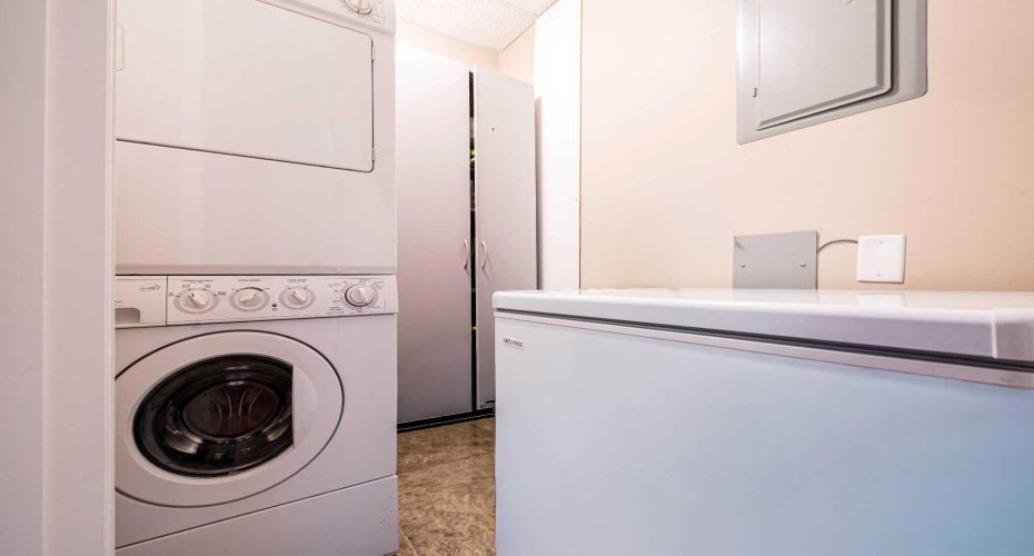 201 River Ridge Drive, Medicine Hat, Alberta T1A 8V5, 1 Bedroom Bedrooms, ,1 BathroomBathrooms,Residential,For Sale,River Ridge,A2300347