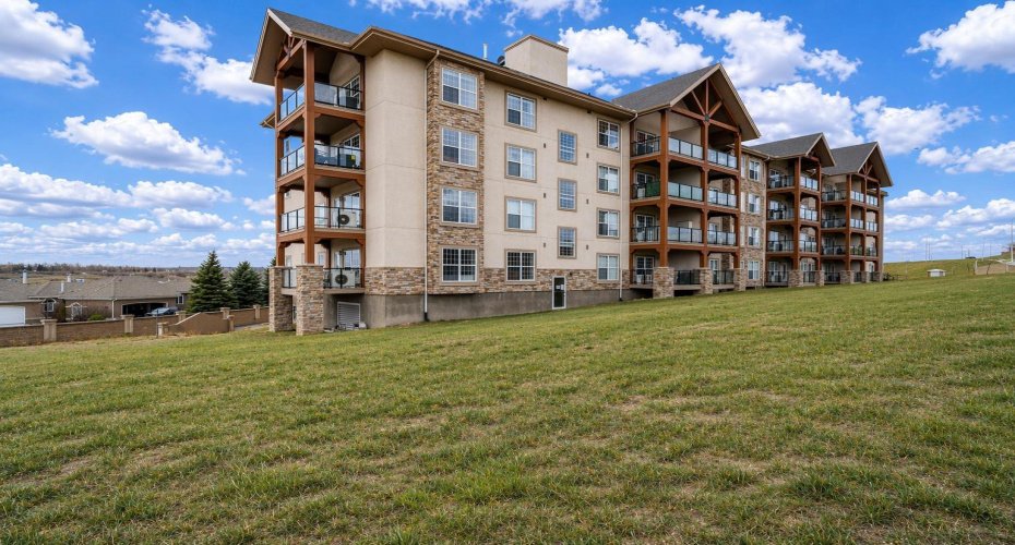 201 River Ridge Drive, Medicine Hat, Alberta T1A 8V5, 1 Bedroom Bedrooms, ,1 BathroomBathrooms,Residential,For Sale,River Ridge,A2300347