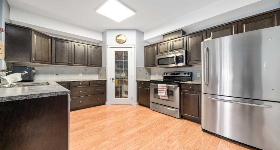 201 River Ridge Drive, Medicine Hat, Alberta T1A 8V5, 1 Bedroom Bedrooms, ,1 BathroomBathrooms,Residential,For Sale,River Ridge,A2300347