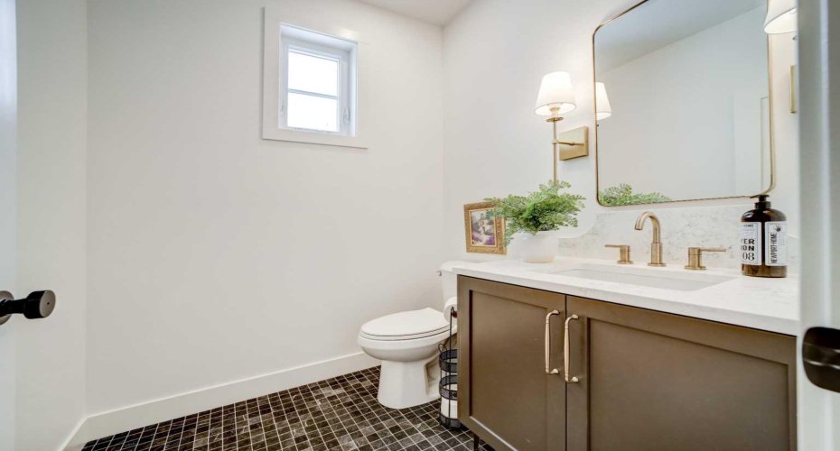 5 Quarry Bank Road, Raymond, Alberta T0K 2S0, 5 Bedrooms Bedrooms, ,3 BathroomsBathrooms,Residential,For Sale,Quarry Bank,A2300382