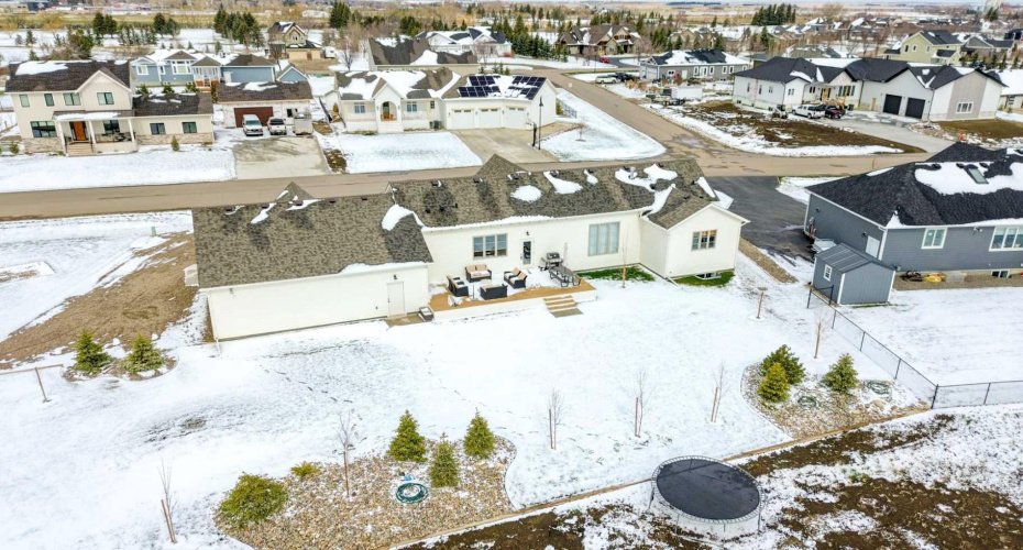 5 Quarry Bank Road, Raymond, Alberta T0K 2S0, 5 Bedrooms Bedrooms, ,3 BathroomsBathrooms,Residential,For Sale,Quarry Bank,A2300382